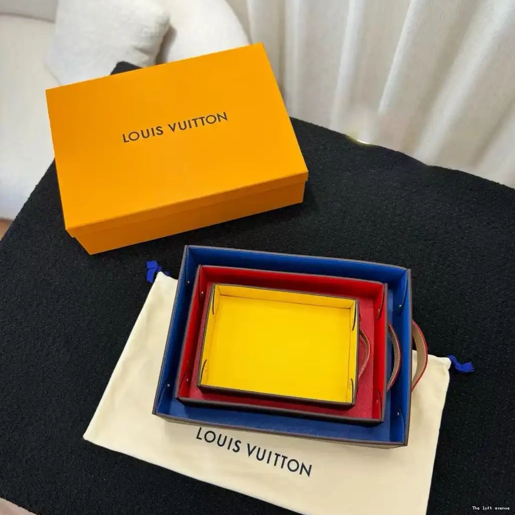 CUSTOM DESK LV HANDLE WITH TRAY 0508